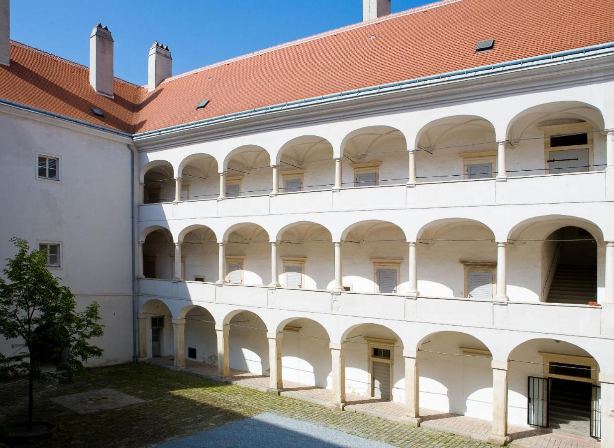 Kunsthaus Horn Hotel Bagian luar foto