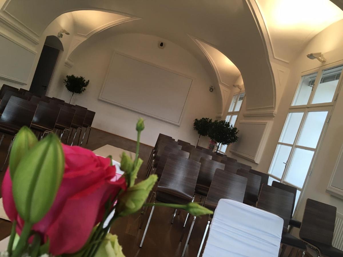 Kunsthaus Horn Hotel Bagian luar foto